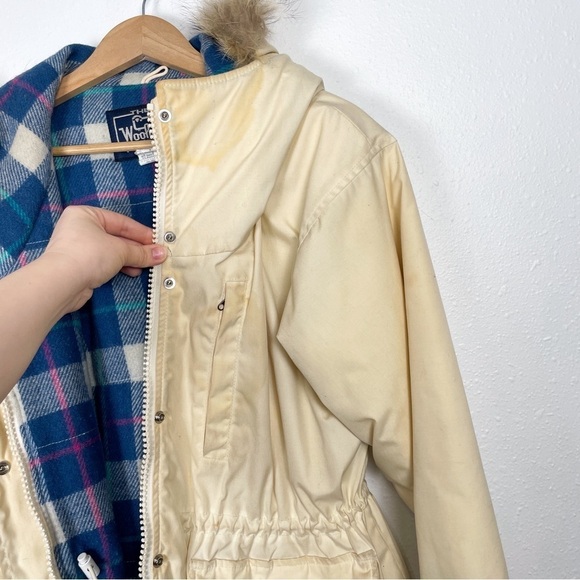 VTG Woolrich Sz. L Down Puffer Coat, plaid wool blend lining, faux fur trim hood - Picture 5 of 12